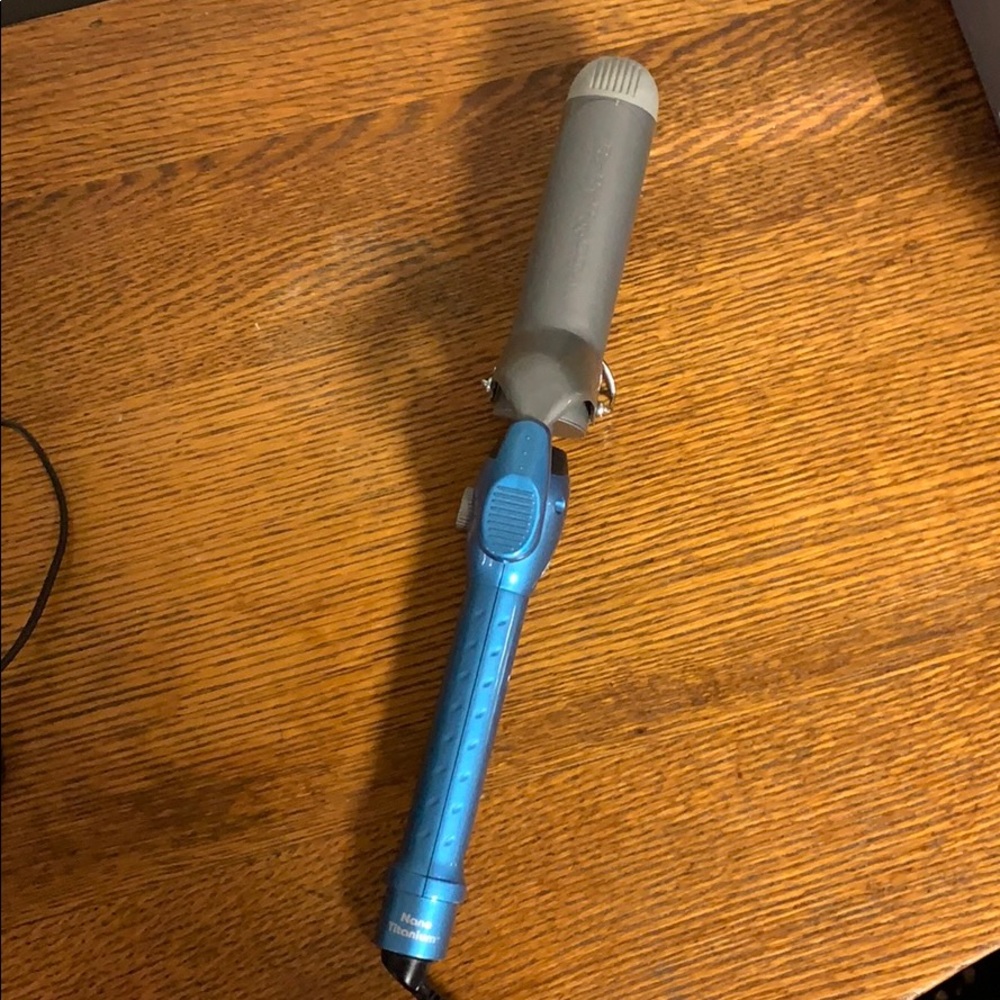 BabylissPro 1.5 inch Nano Titanium curling iron